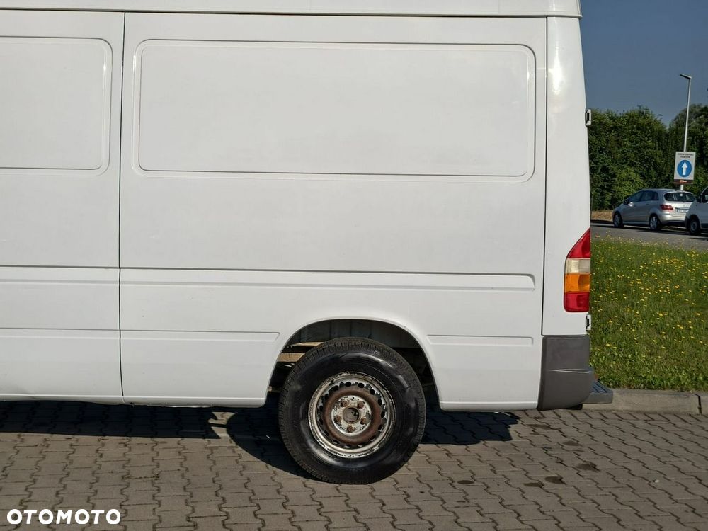 Mercedes-Benz Sprinter - 26