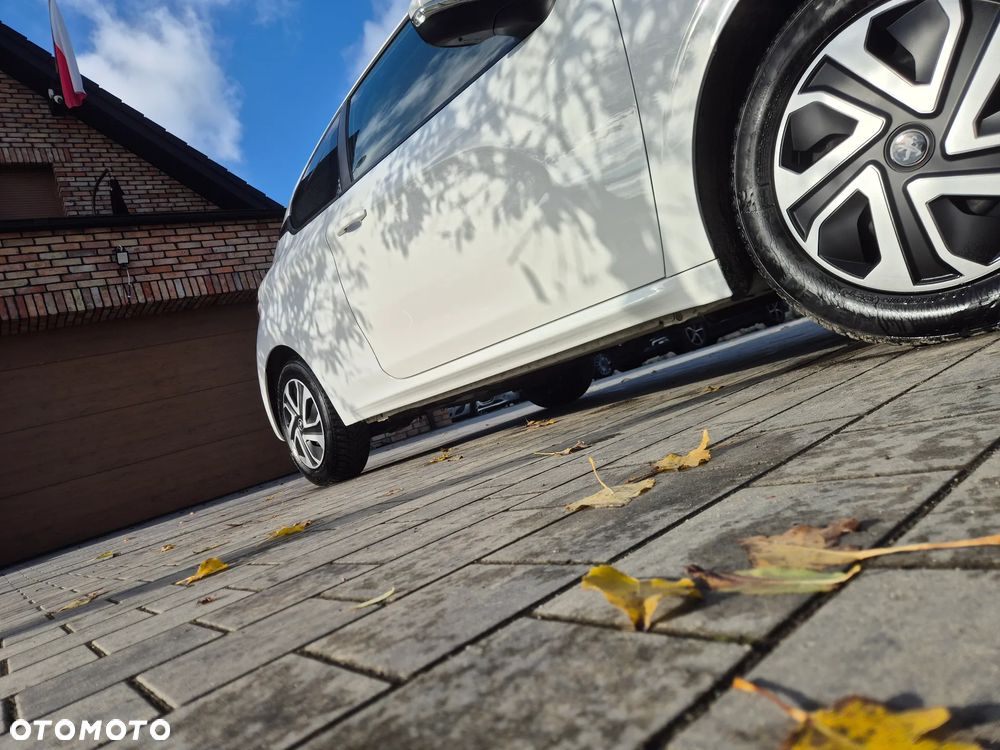 Peugeot 208 - 18