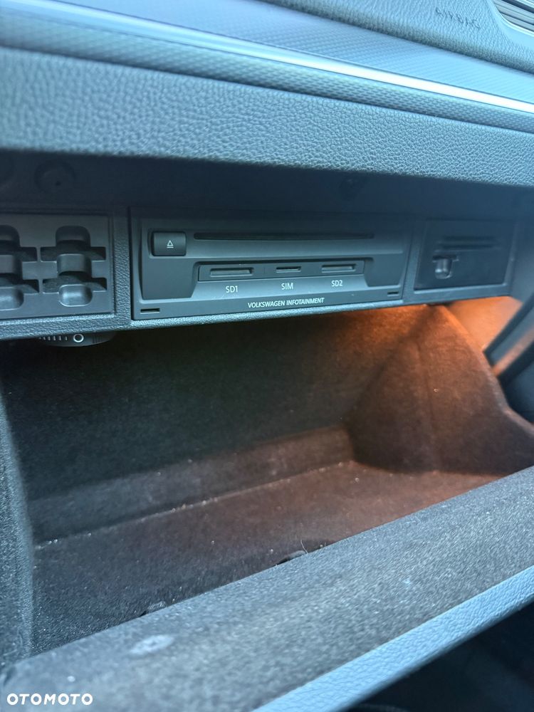 Volkswagen Golf 2.0 TDI BlueMotion Technology DSG Lounge - 21