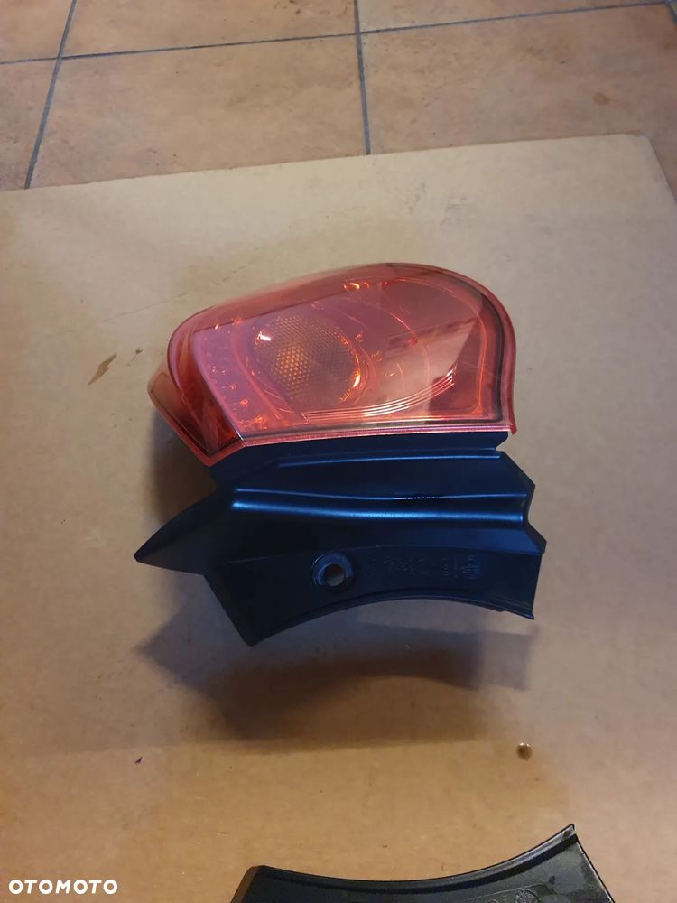 LAMPA L/P TYŁ ALFA ROMEO GULIETTA - 6