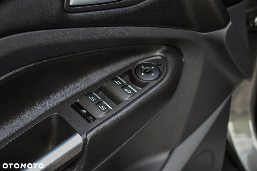 Ford Kuga 2.0 TDCi FWD Titanium - 26