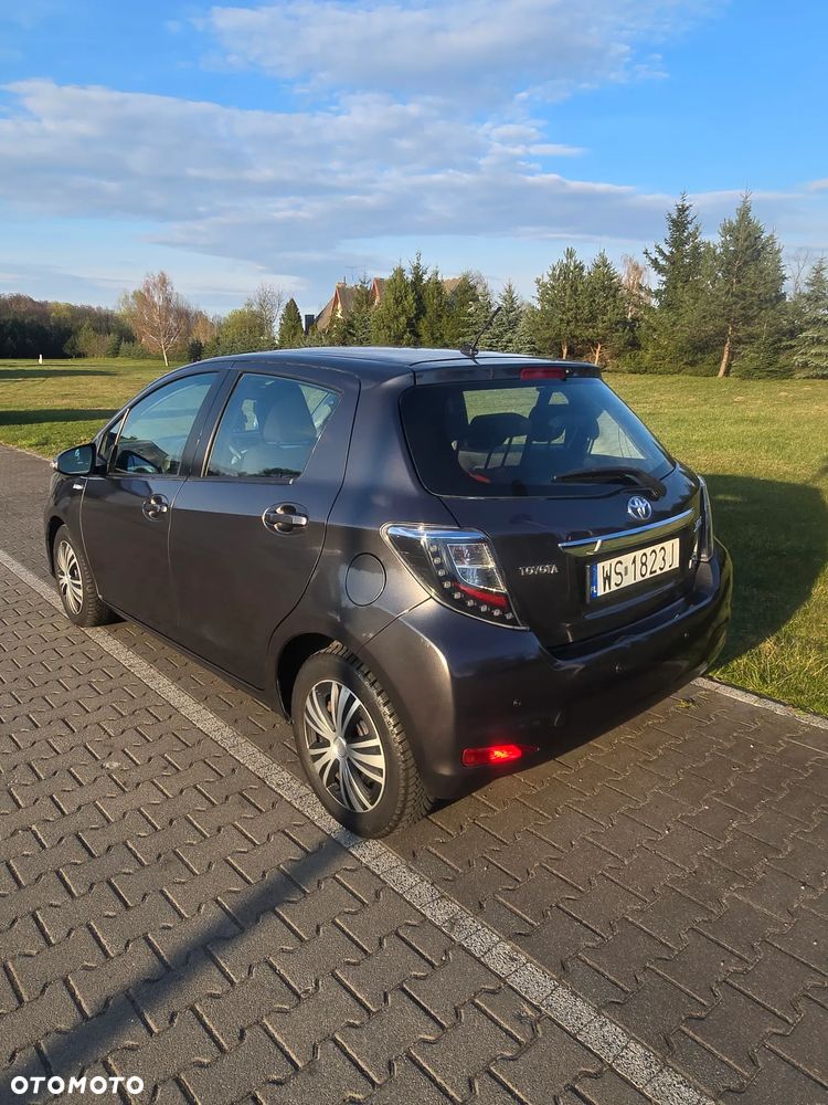 Toyota Yaris Hybrid 100 Premium - 3