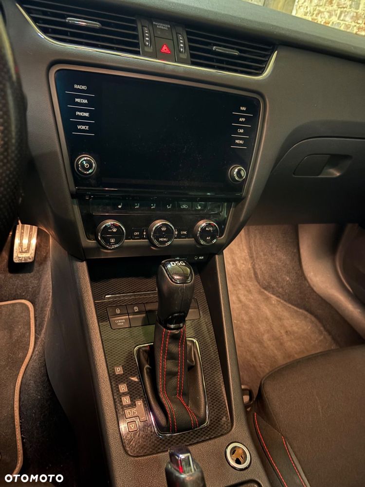 Skoda Octavia 2.0 TDI 4x4 DSG RS - 8