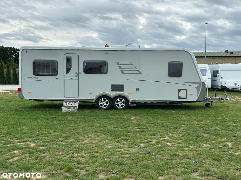 Hymer-Eriba 680 NOVA-GL z napędem, klimatyzacją i łóżkami piętrowymi. - 2