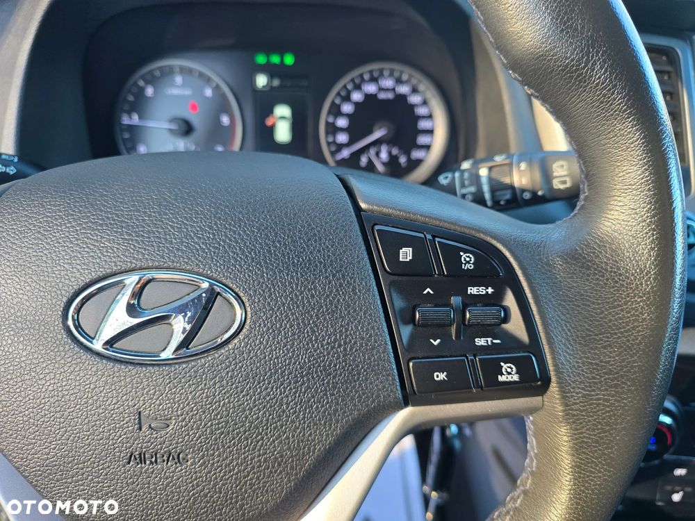 Hyundai Tucson 2.0 CRDI 4WD Automatik Style - 33