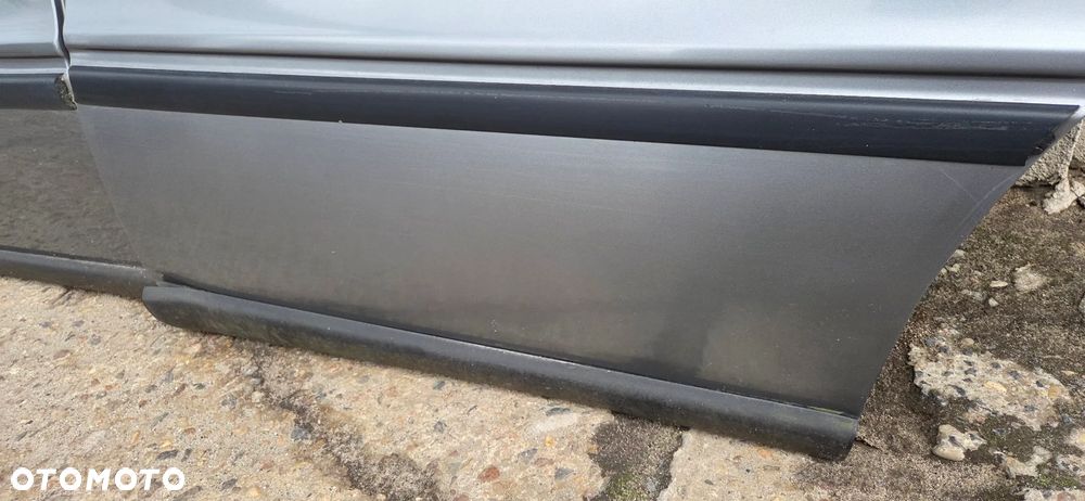 Drzwi poszycie Audi 80 B4 LY7P zdrowe - 3