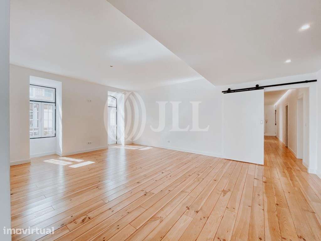 Apartamento T3+1 renovado, na Luciano Cordeiro, Lisboa - Grande imagem: 2/23