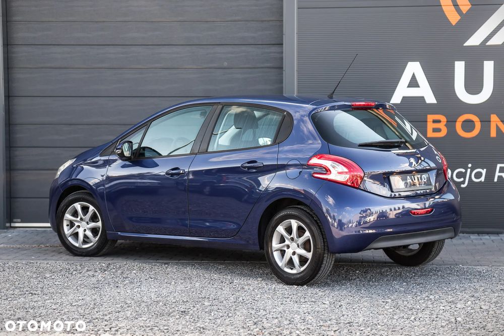 Peugeot 208 - 10