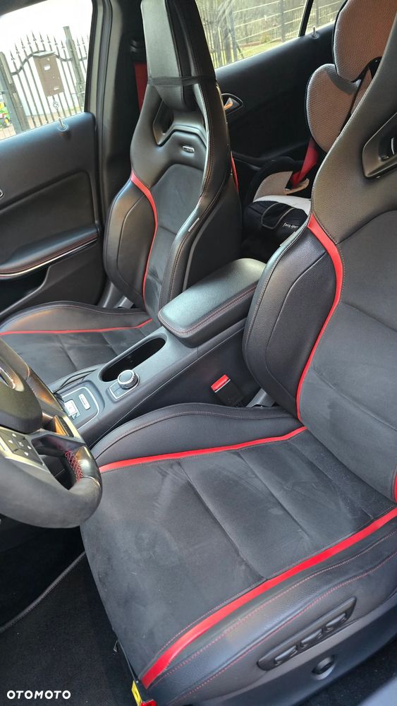 Mercedes-Benz GLA 45 AMG 4-Matic Edition 1 - 9