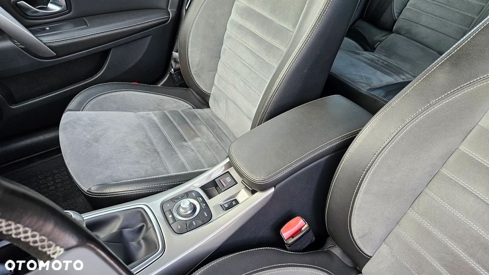 Renault Laguna 2.0 DCi GT 4WS - 27