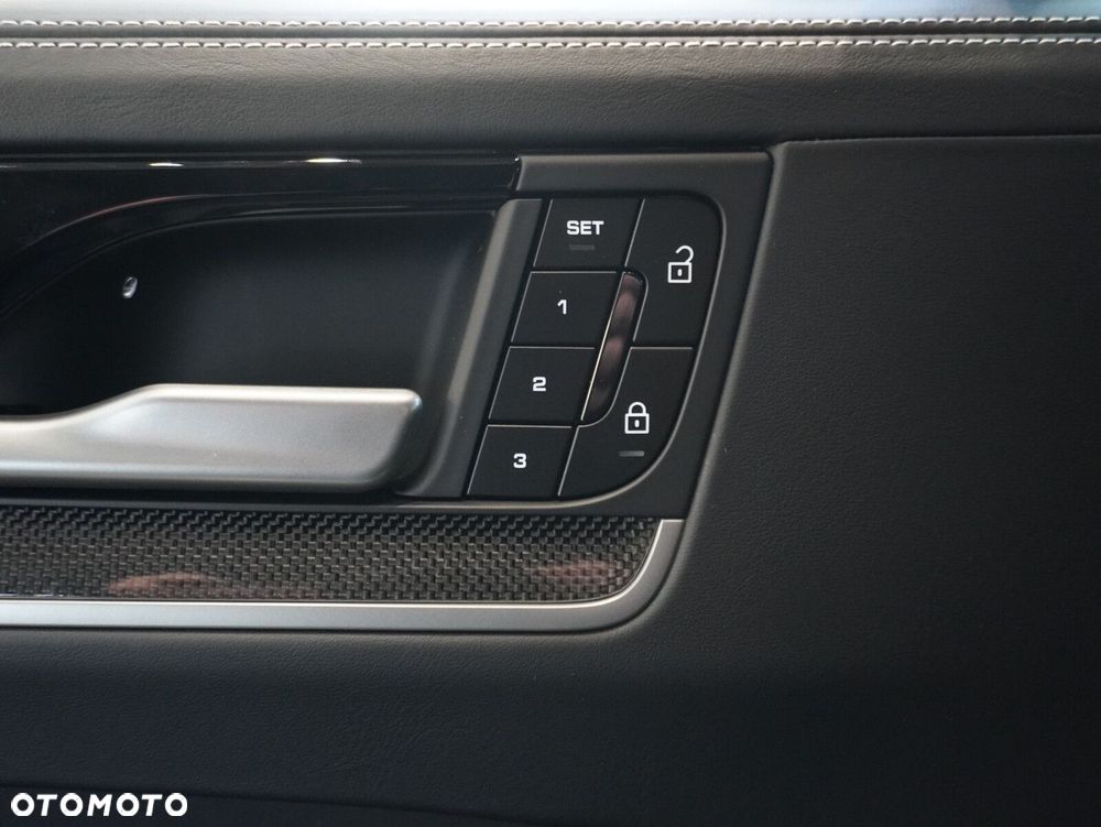 Porsche Cayenne - 15