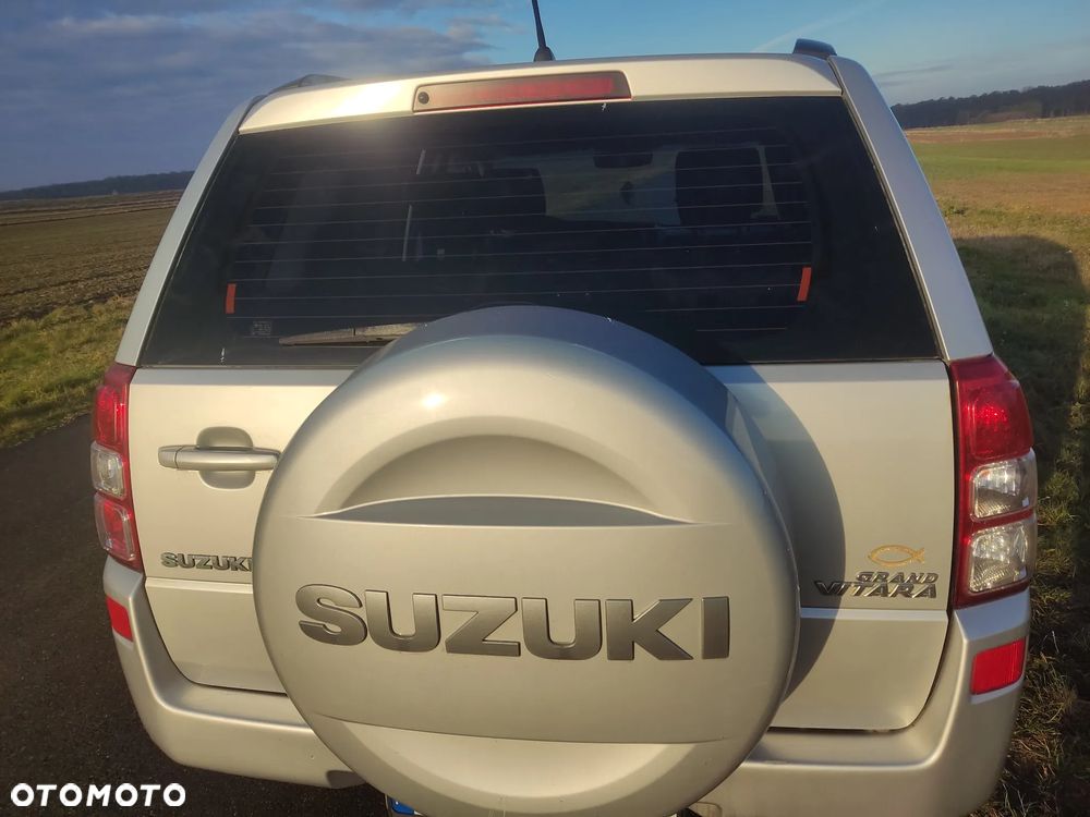 Suzuki Grand Vitara 2.0 - 6