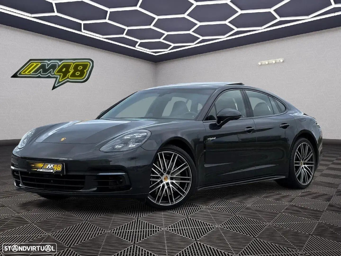 Porsche Panamera - 1