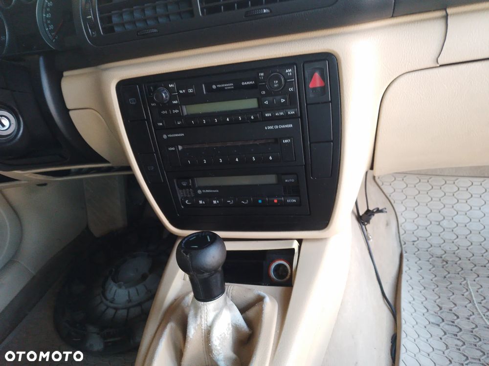 VOLKSWAGEN PASSAT B5 1.9 TDI LIFT 00 - 05 AWX   BELKA ZAWIESZENIA TYŁ - 32