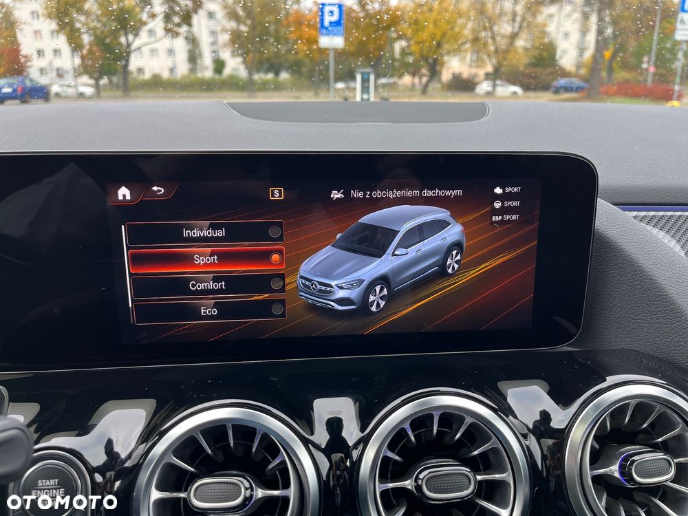 Mercedes-Benz GLA 250 4-Matic AMG Line - 32