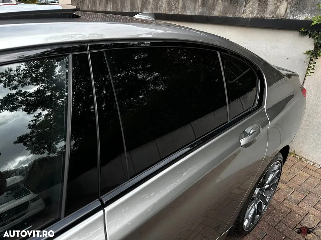 BMW Seria 7 730d xDrive MHEV - 38