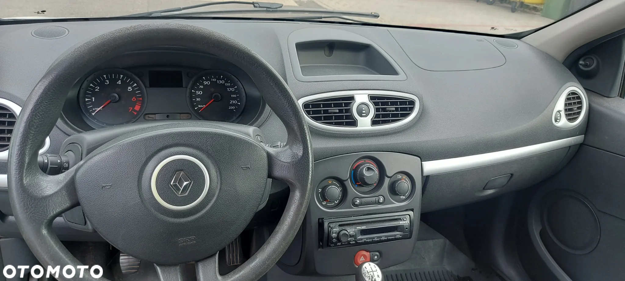 Renault Clio - 8