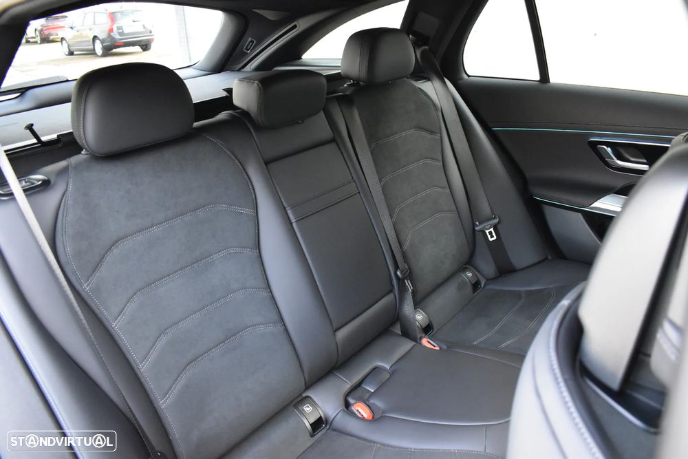 Mercedes-Benz E 300 Standard - 19