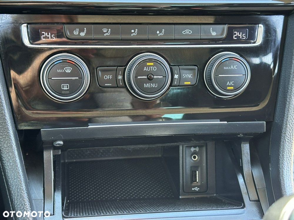 Volkswagen Golf 1.4 TSI BMT Highline - 24