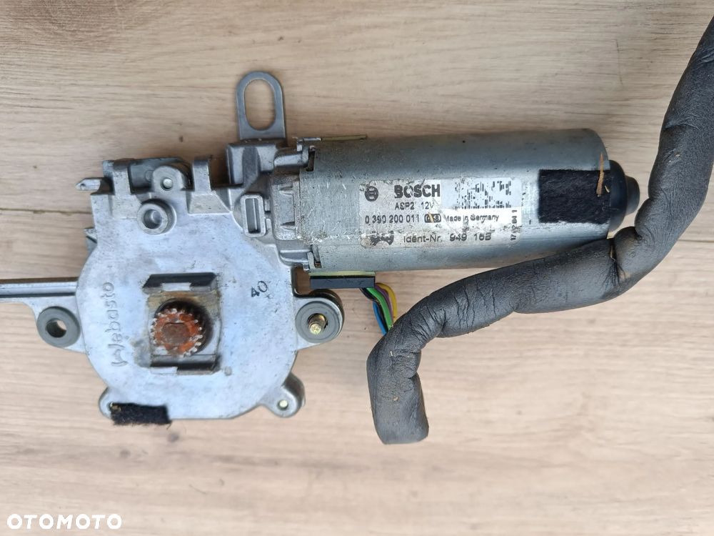 MERCEDES W211 SILNICZEK SZYBERDACHU A2038203142 - 3