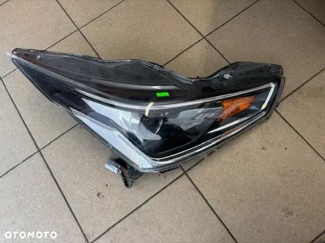 LAMPA PRZÓD PRAWA TOYOTA AYGO II - 1