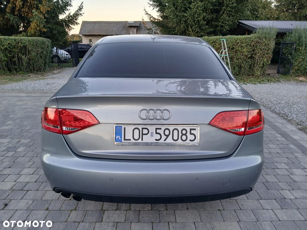 Audi A4 2010 photo 4
