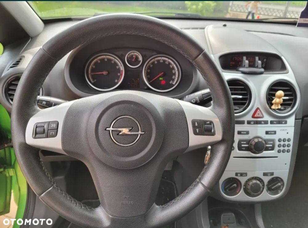 Opel Corsa 1.4 16V 150 Jahre - 5