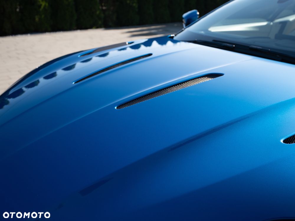 Aston Martin DB11 V12 AMR - 12