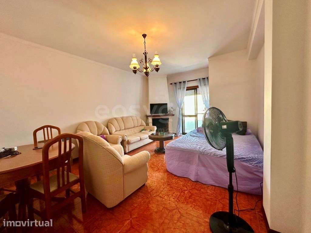 Apartamento T1, com área bruta privativa de 106 m2, localizado em M... - Grande imagem: 4/13