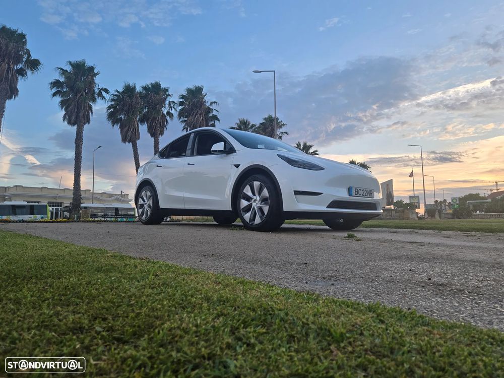 Tesla Model Y Long Range Tração Integral - 18