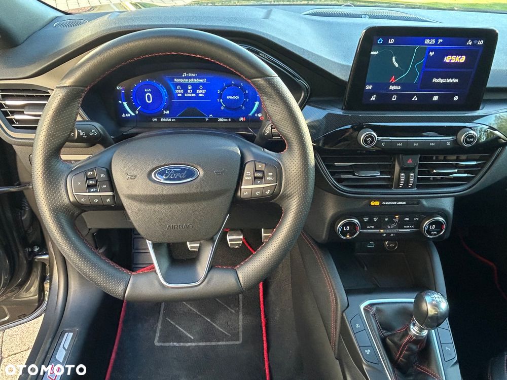 Ford Kuga 1.5 EcoBoost ST-LINE X - 23