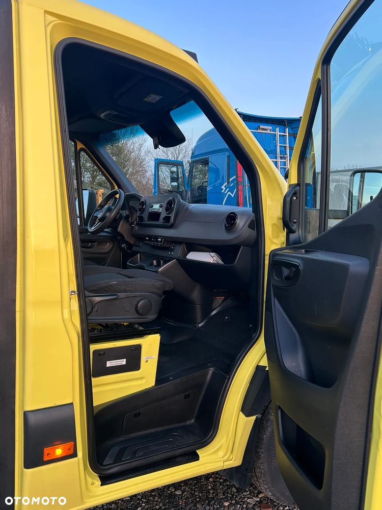 Mercedes-Benz Sprinter - 15
