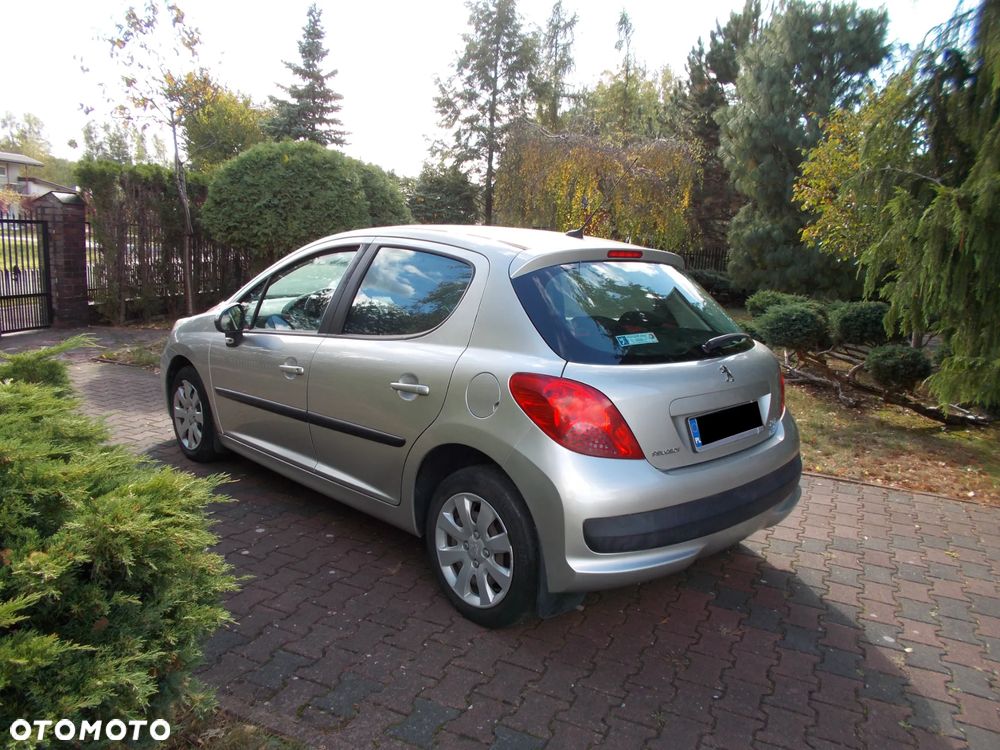 Peugeot 207 - 6