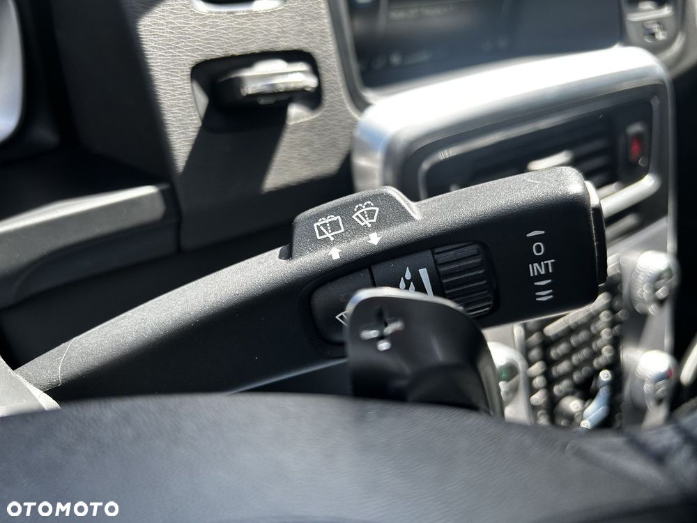 Volvo V60 Cross Country - 24