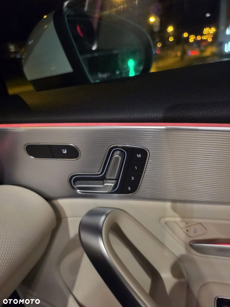 Mercedes-Benz Klasa A 220 4Matic 7G-DCT Progressive - 19