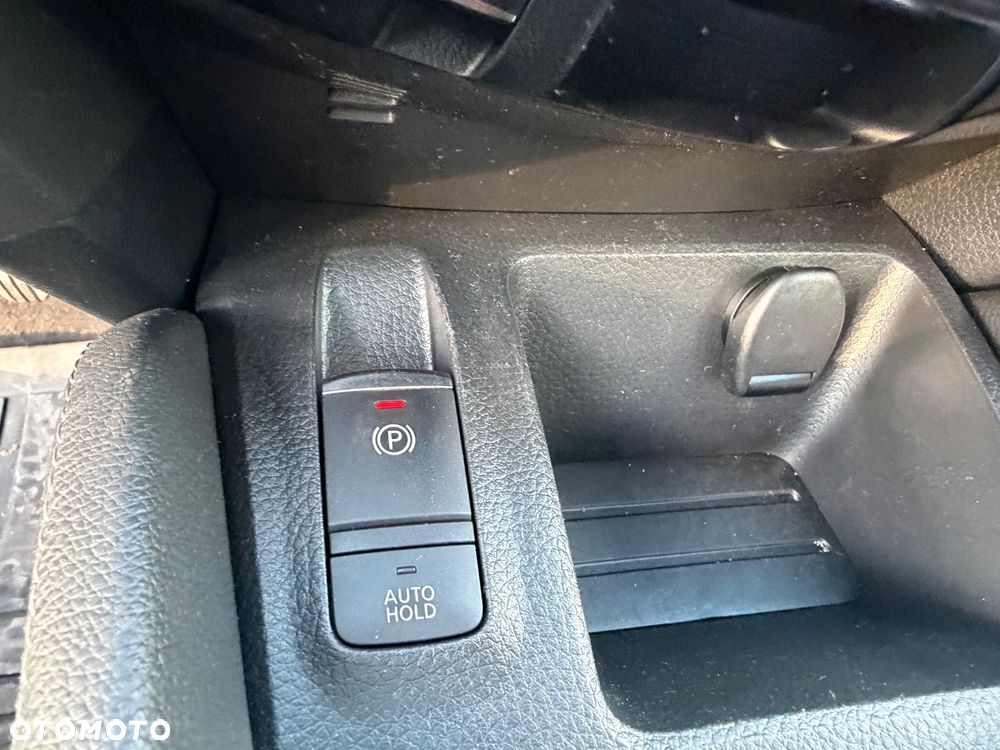 Nissan Qashqai 1.5 dCi N-Connecta - 27