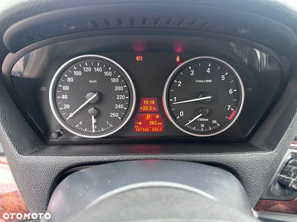 BMW X5 xDrive35i - 16
