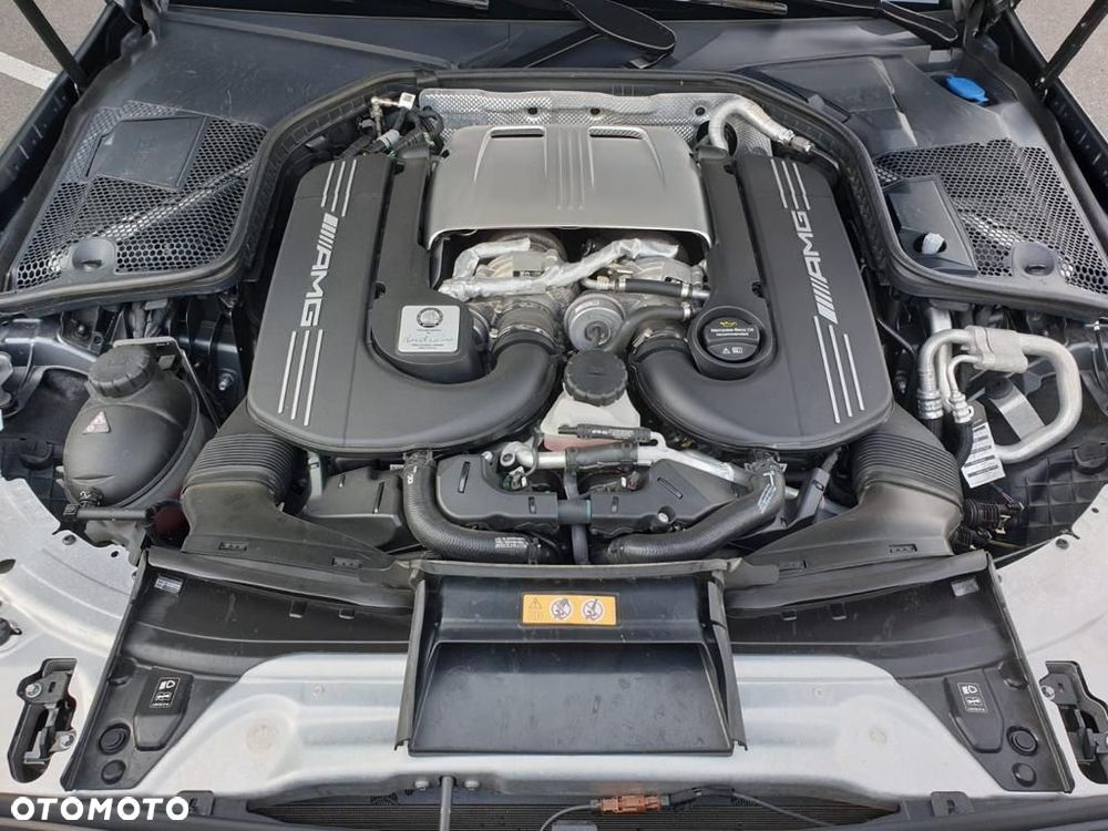 Mercedes-Benz Klasa C AMG 63 S AMG Speedshift 7G-MCT - 17