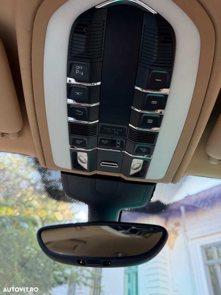 Porsche Cayenne - 13