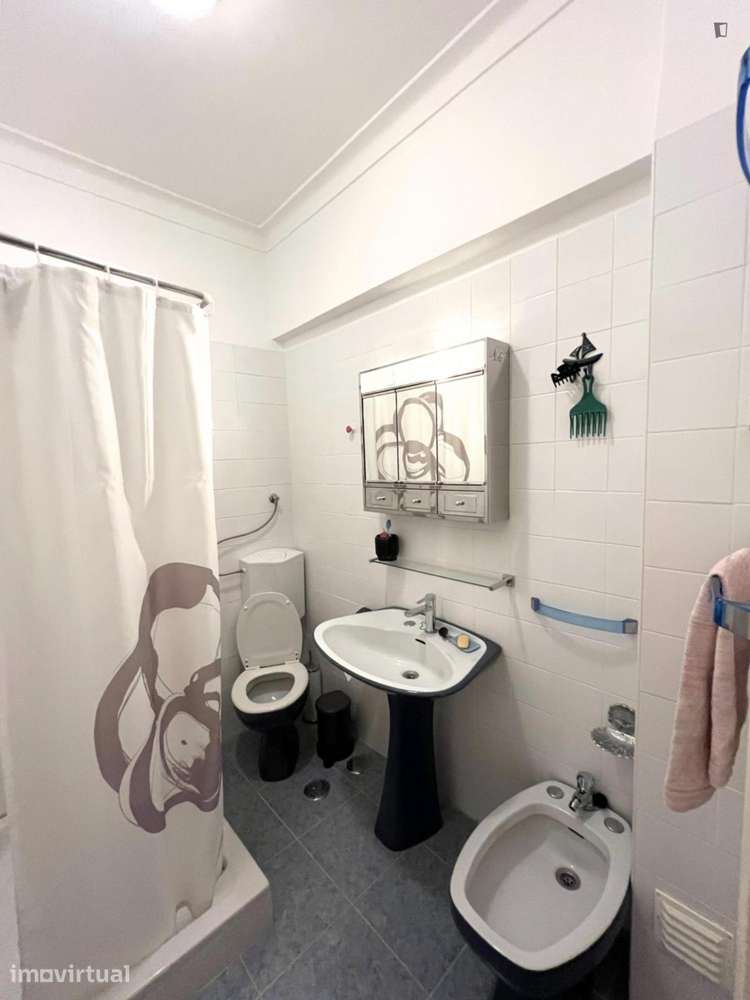 Quarto - localizado em Alcântara Lisbon - Grande imagem: 4/5
