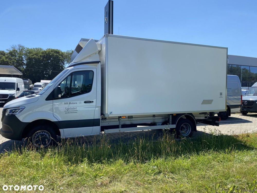Mercedes-Benz Sprinter - 4
