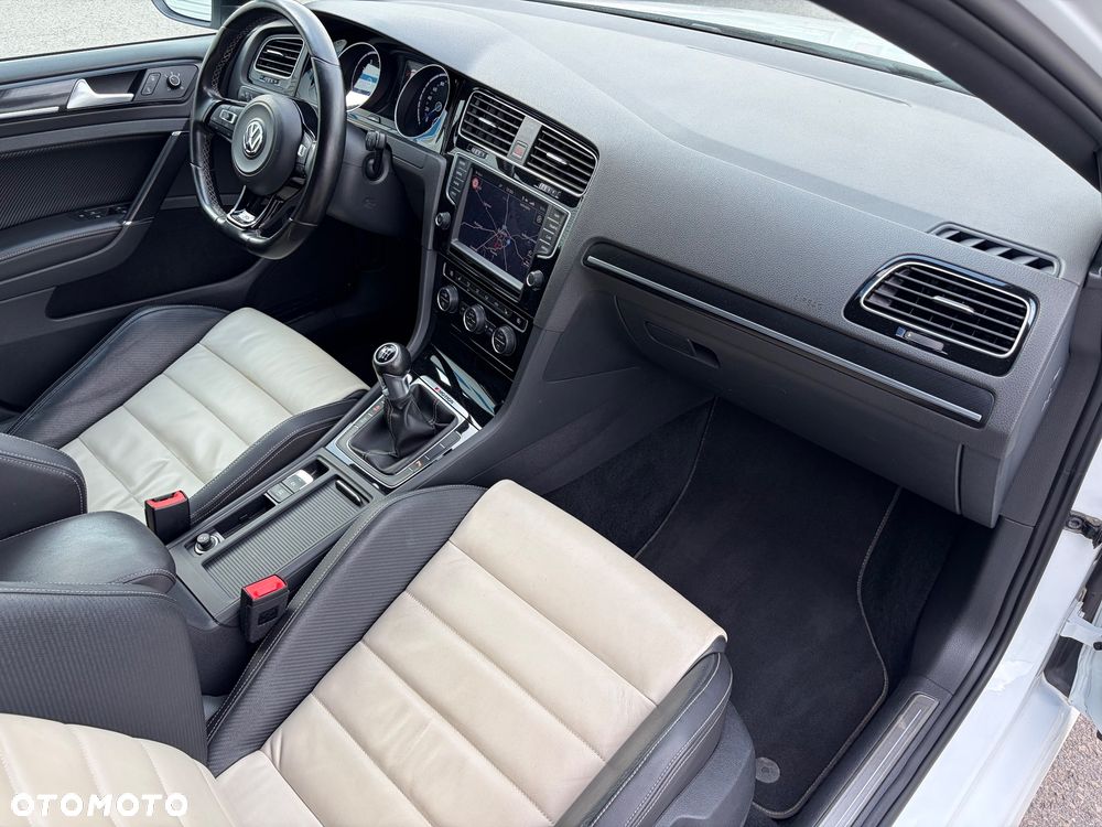 Volkswagen Golf 2.0 TSI BMT 4Mot R - 27