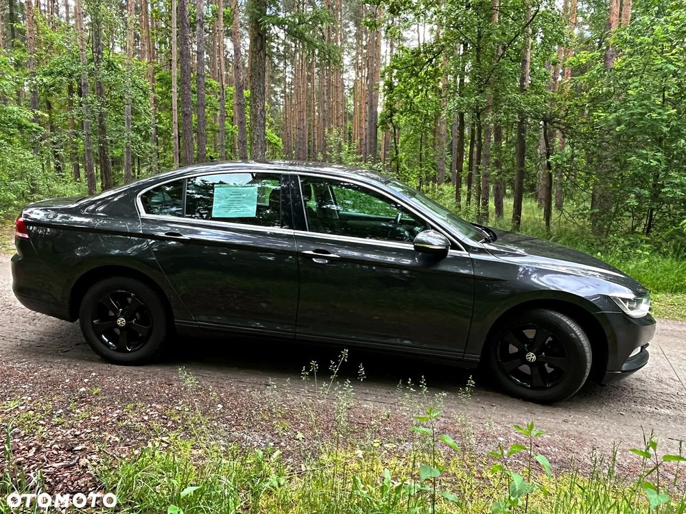 Volkswagen Passat - 4