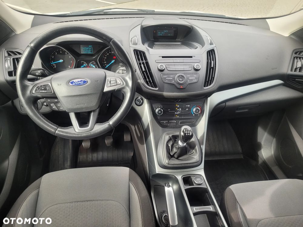 Ford Kuga 1.5 EcoBoost 2x4 Trend - 11