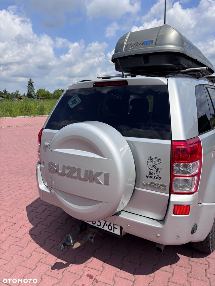 Suzuki Grand Vitara 2.0 Club - 14