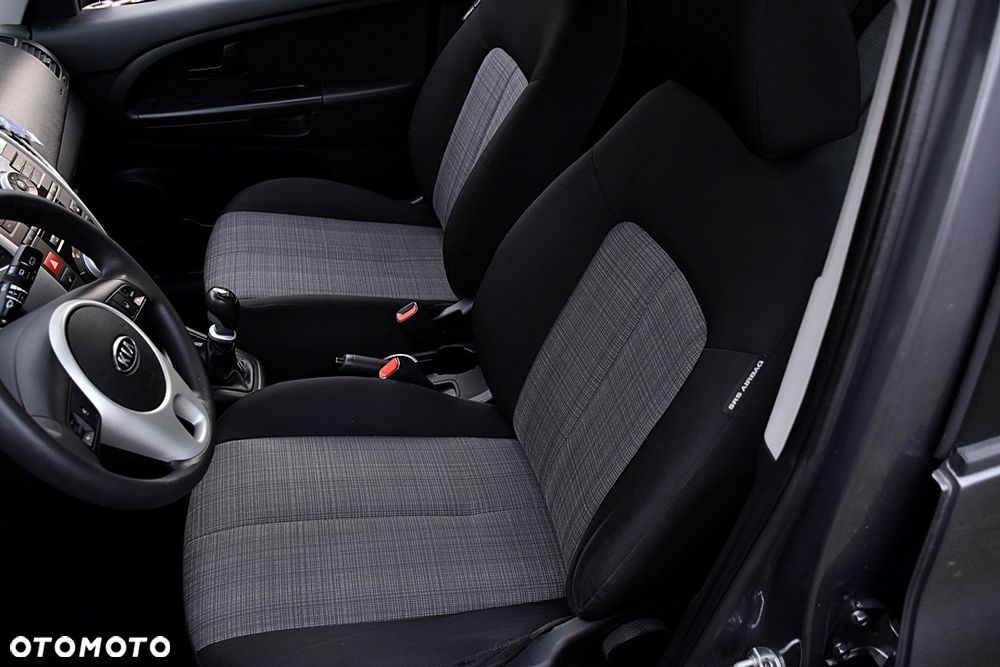 Kia Venga 1.4 CVVT Fifa World Cup Edition - 28