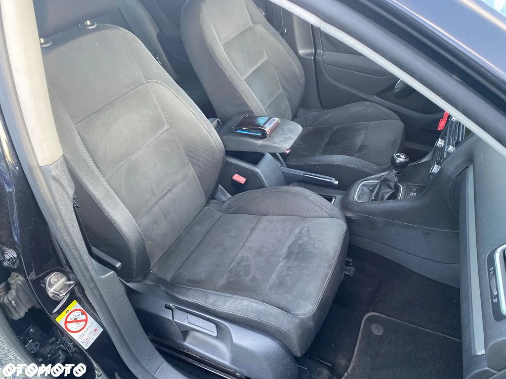 Volkswagen Golf 1.6 Highline - 26