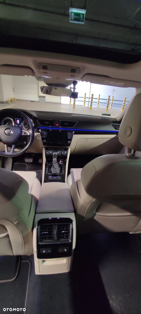 Skoda Superb 2.0 TDI 4x4 L&K DSG - 12