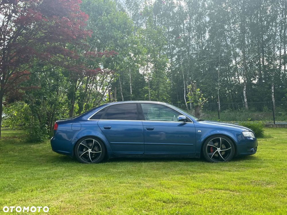 Audi A4 Limousine - 3