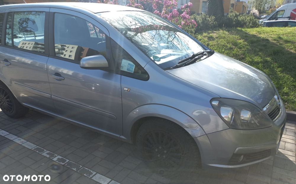 Opel Zafira 1.8 Essentia - 12